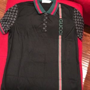 Large but runs small brand new men’s polo